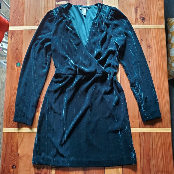 Emerald green velvet dress - Picture 7 of 7